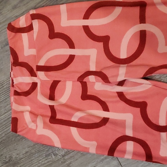 LulaRoe Heart Leggings Size Large/XL - Picture 2 of 9